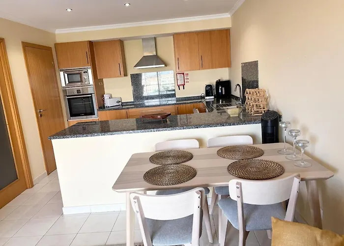 Terrace W Sea&pool Views 1bdr, 500 M From The Golden Sands Apartment Albufeira