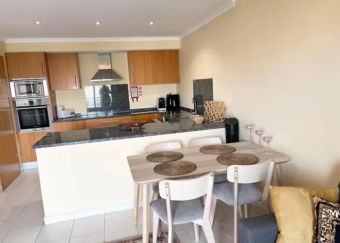 Terrace W Sea&pool Views 1bdr, 500 M From The Golden Sands Albufeira